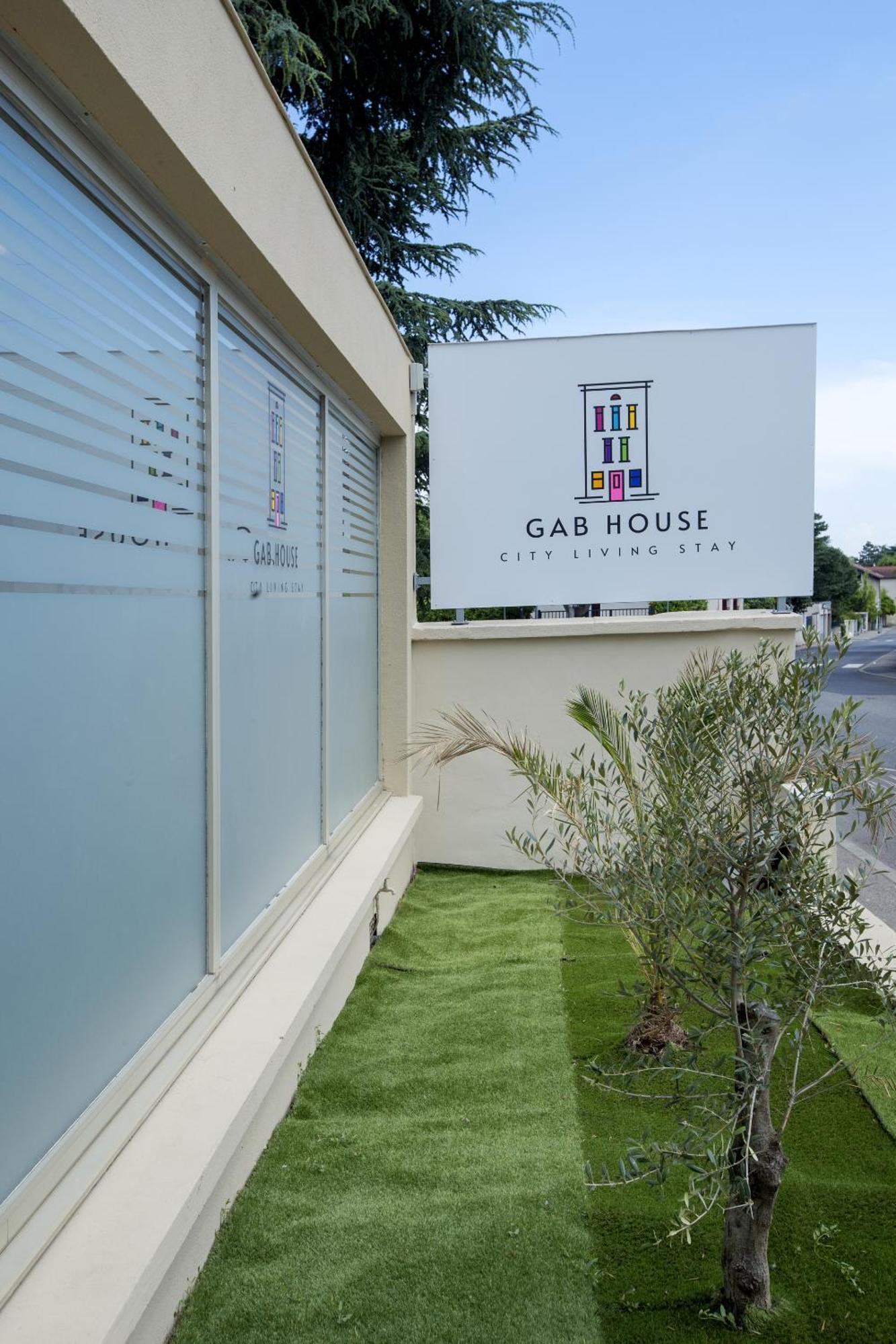 Gab House Otel Bron Dış mekan fotoğraf