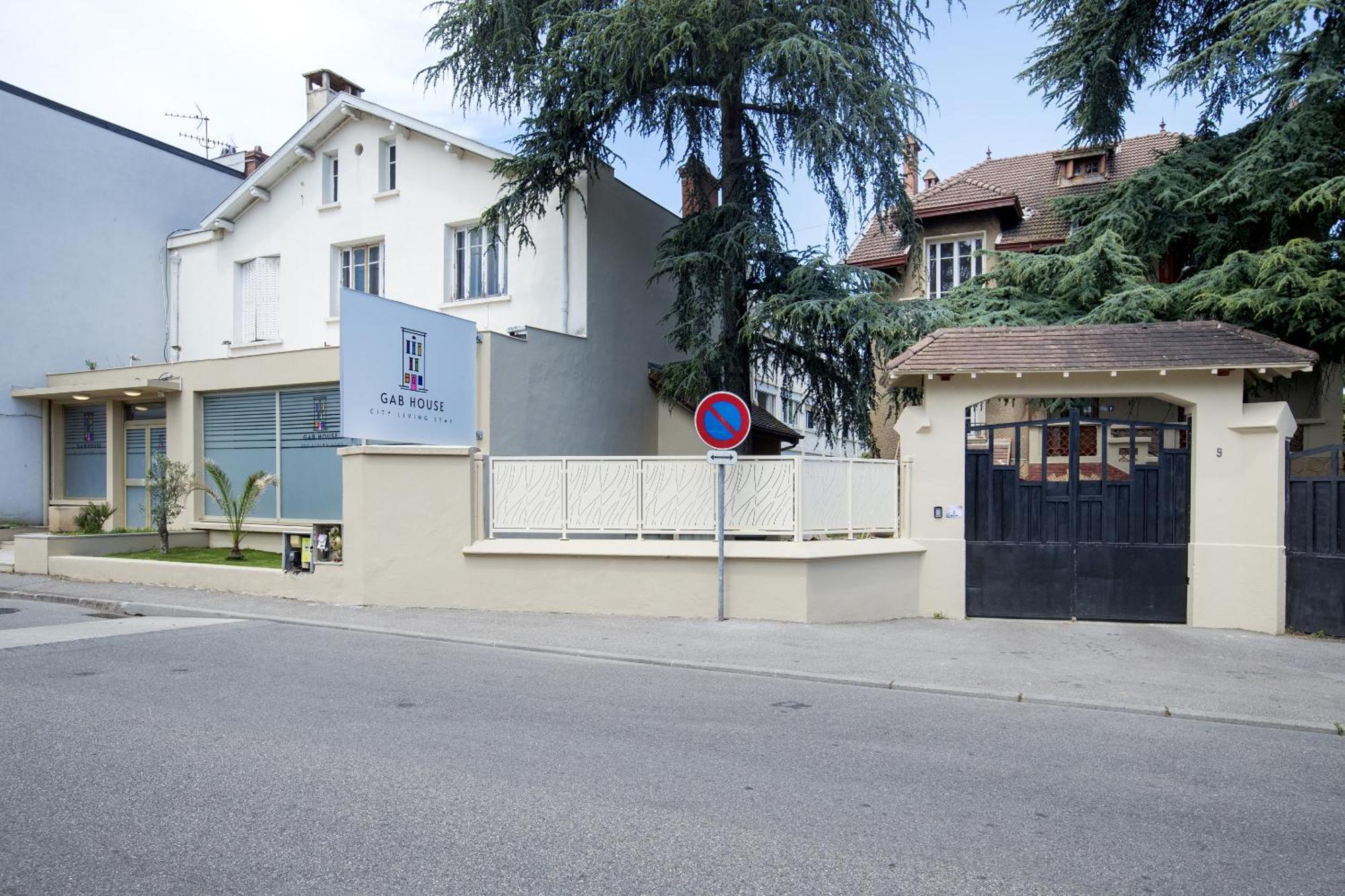 Gab House Otel Bron Dış mekan fotoğraf